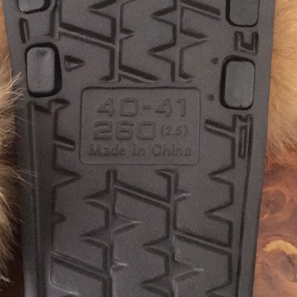 Real Fur Slides - Picture 2 of 4